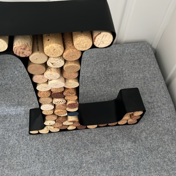 Black Metal L Wine Cork decor - Picture 3 of 5